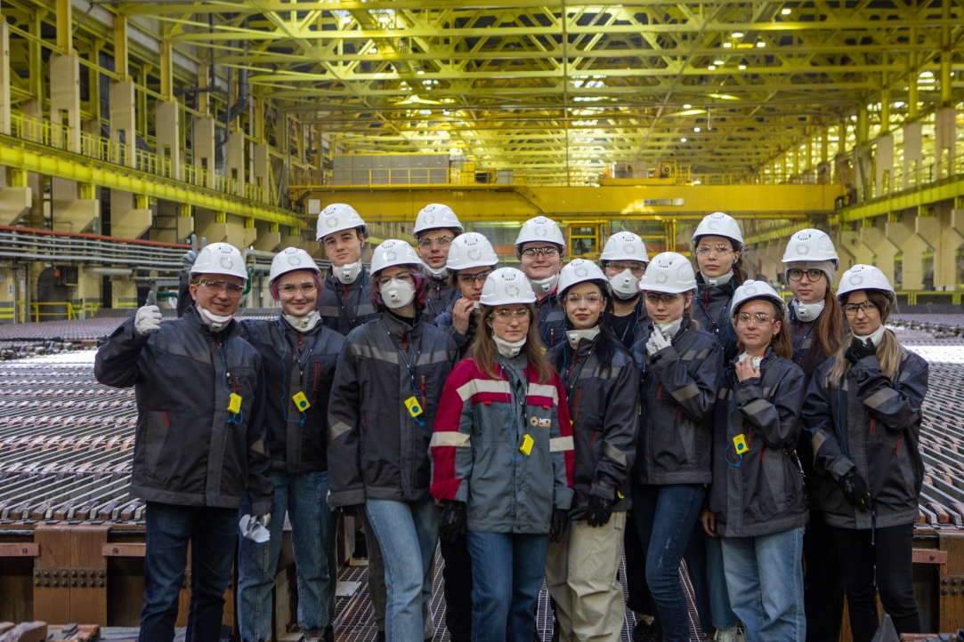 Как Уральская горно-металлургическая компания вовлекает сотрудников в процесс постоянных улучшений?